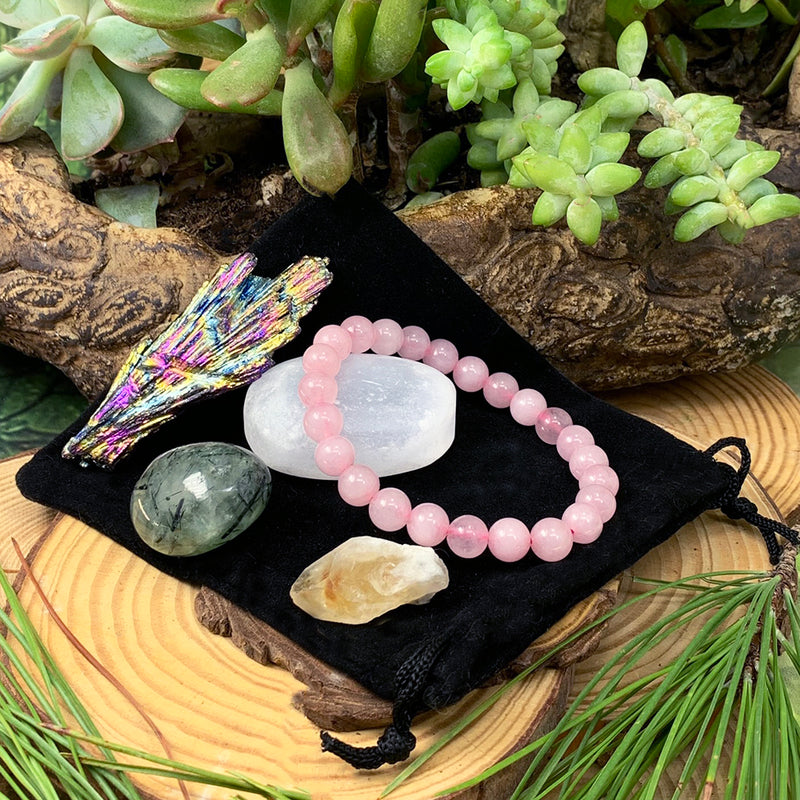 Set di astucci Tranquility con bracciale Mala in quarzo rosa