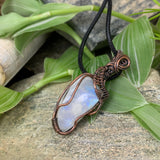 Colar com pingente de fio de cobre de pedra crescente