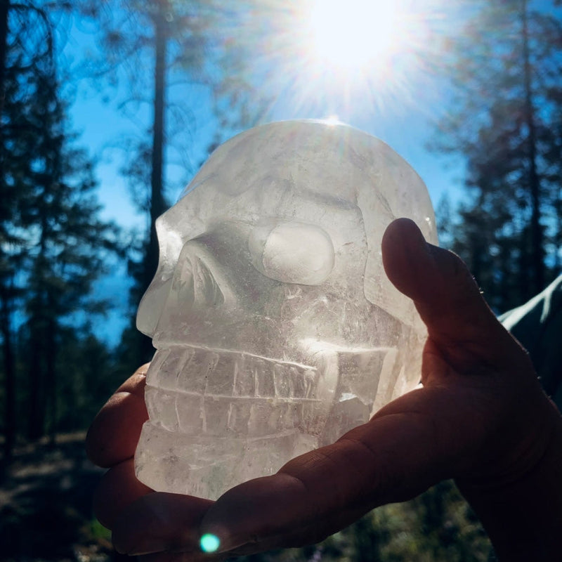 Luz ambiente de cristal (crânio de quartzo grande)
