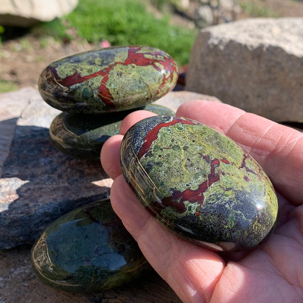 Piedra de palma de sangre de dragón