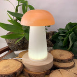 Lumière d'ambiance en cristal (pyramide moyenne en quartz transparent)