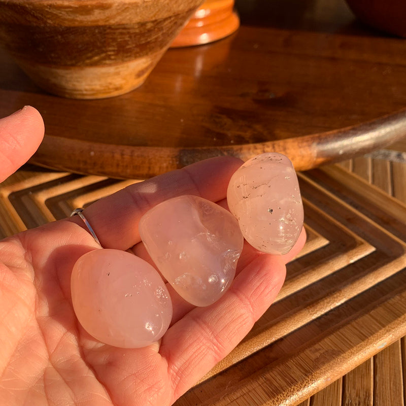 Piedra rodada Calcedonia rosa