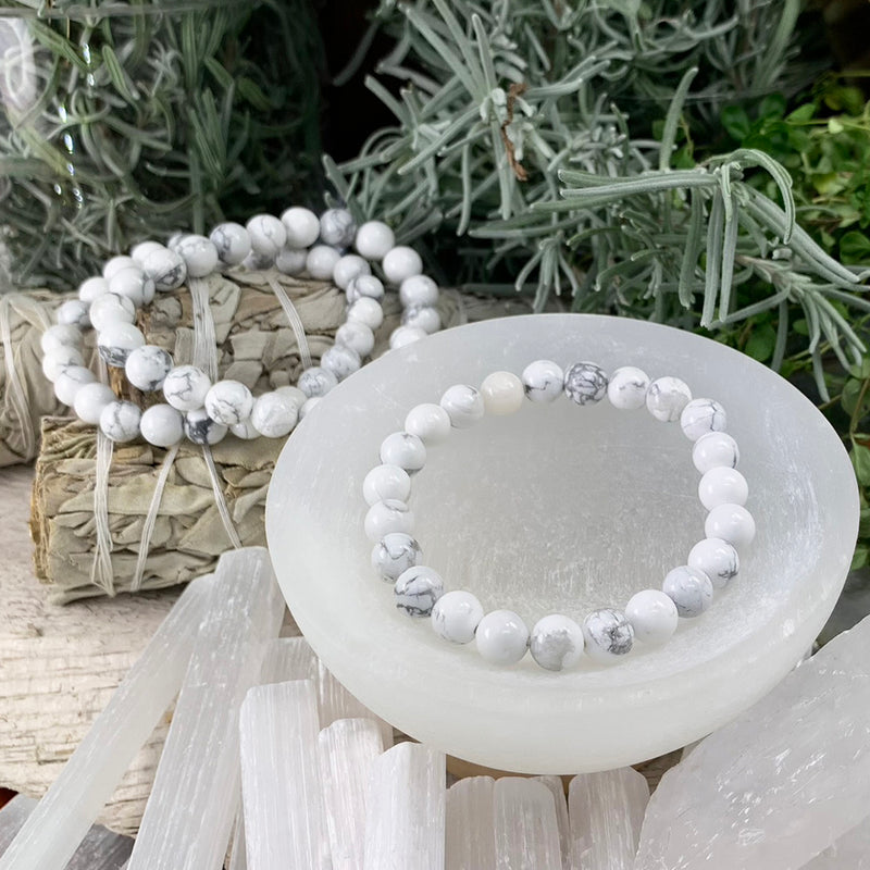 Pulsera Mala Howlita Blanca Con Bolsa De Terciopelo