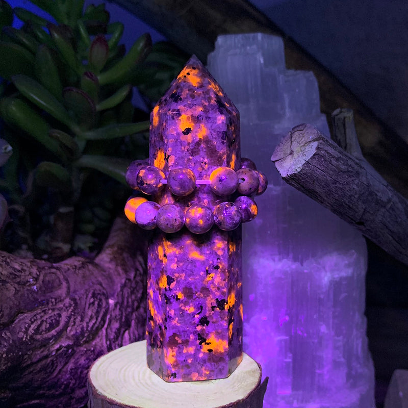 Yooperlite – The Stone the Glows + Mala-Armband-Kombi-Set 👉 70 % Rabatt